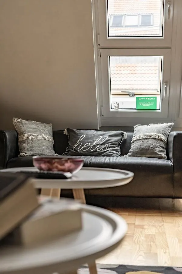 Central Apartment At Gozsdu Court, 60 Sqm, 2 Rooms With 2 Ac, Elevators, Kitchen Budapest